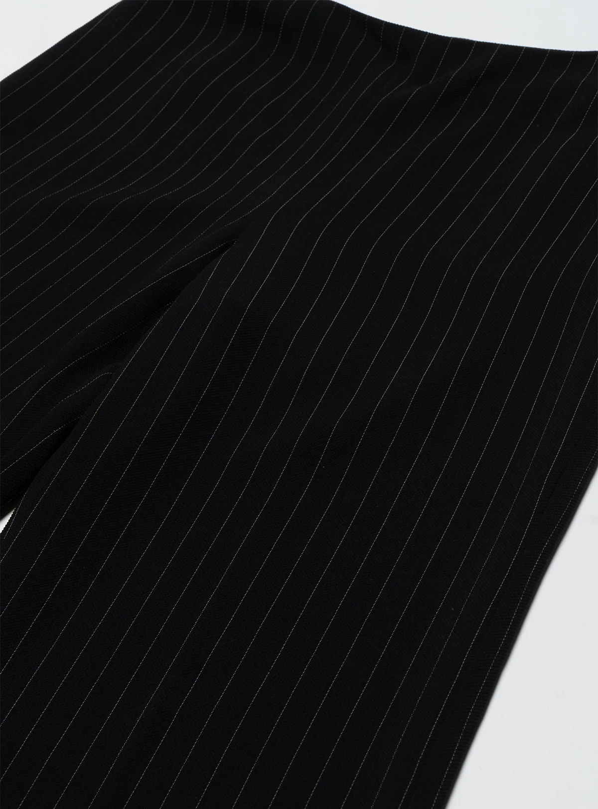 1976-vintage-giorgio-armani-pinstripe-pants-2.webp Vintage Giorgio Armani Pinstripe Pants