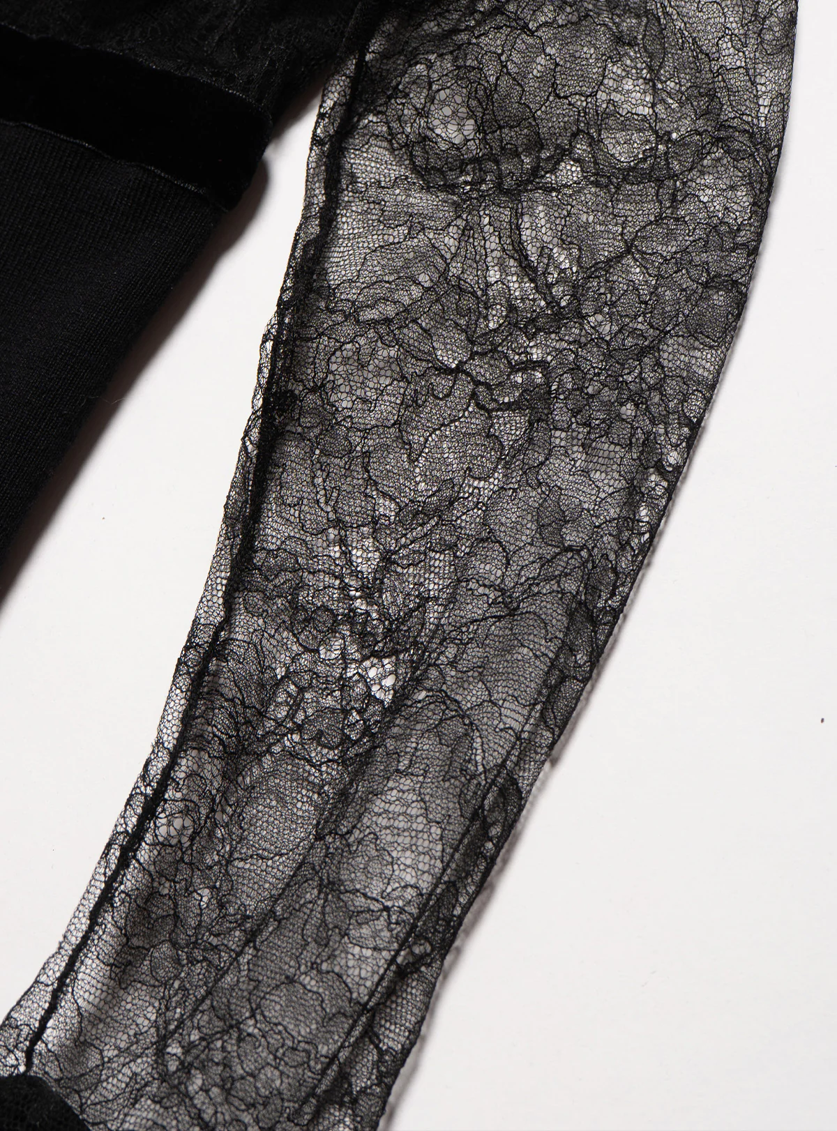 2009-vintage-blumarine-black-lace-rose-sweater-3.webp Vintage Blumarine Black lace Rose Sweater