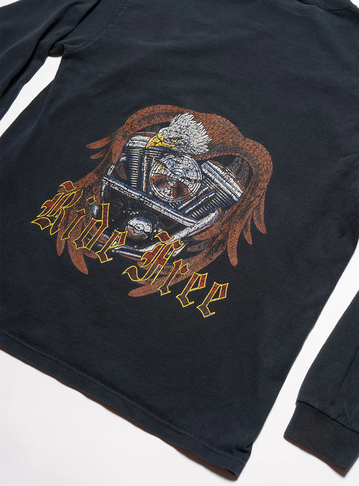 2045-vintage-ride-free-long-sleeve-tee-3.webp Vintage Ride Free Long Sleeve Tee
