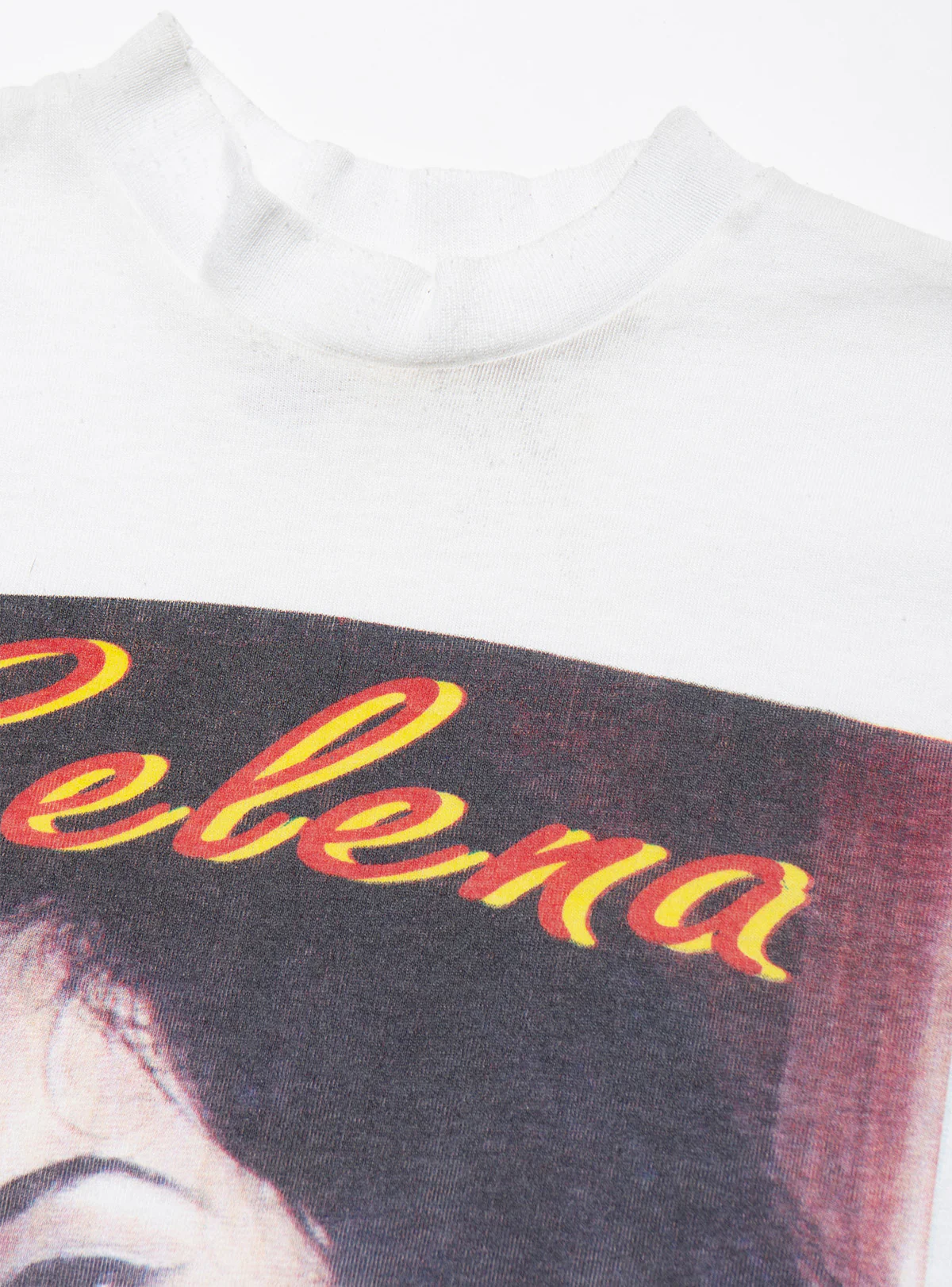 2070-vintage-selena-amor-prohibido-tee-3.webp Vintage Selena Amor Prohibido Tee