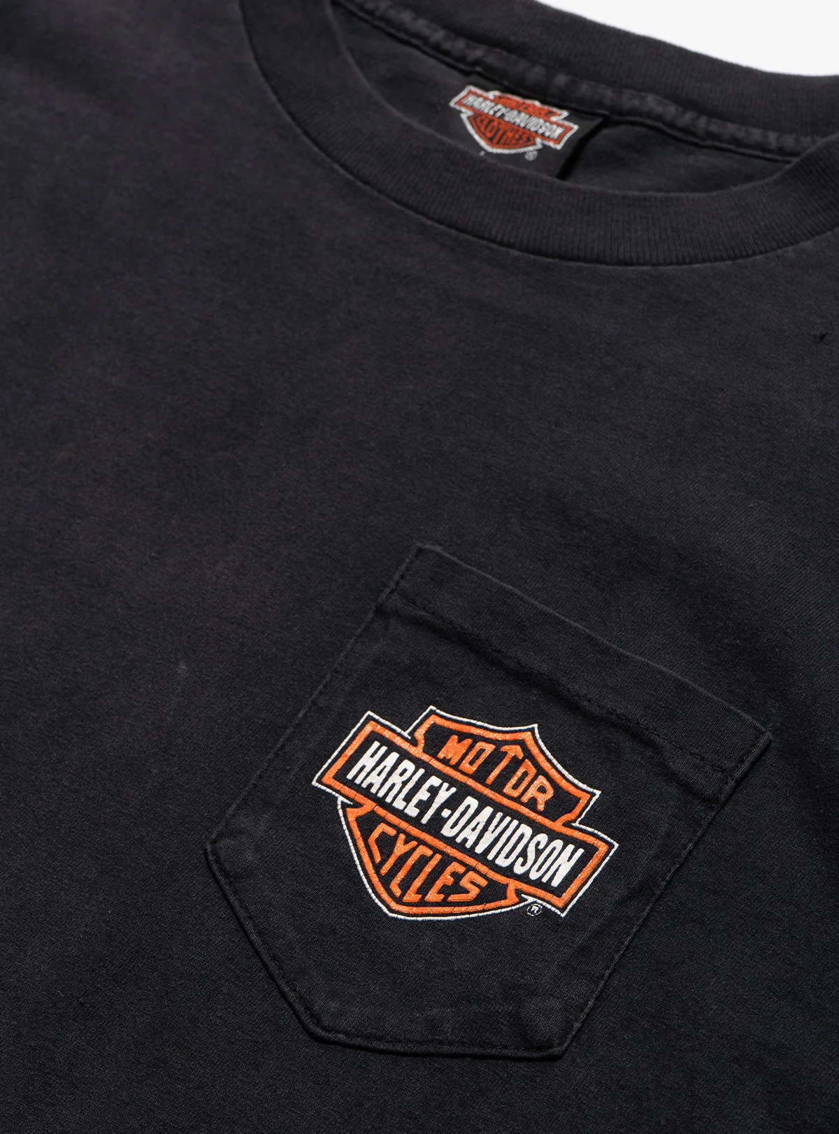 2084-vintage-harley-davidson-lake-shore-waukegan-il-tee-2.webp Vintage Harley Davidson Lake Shore Waukegan IL Tee
