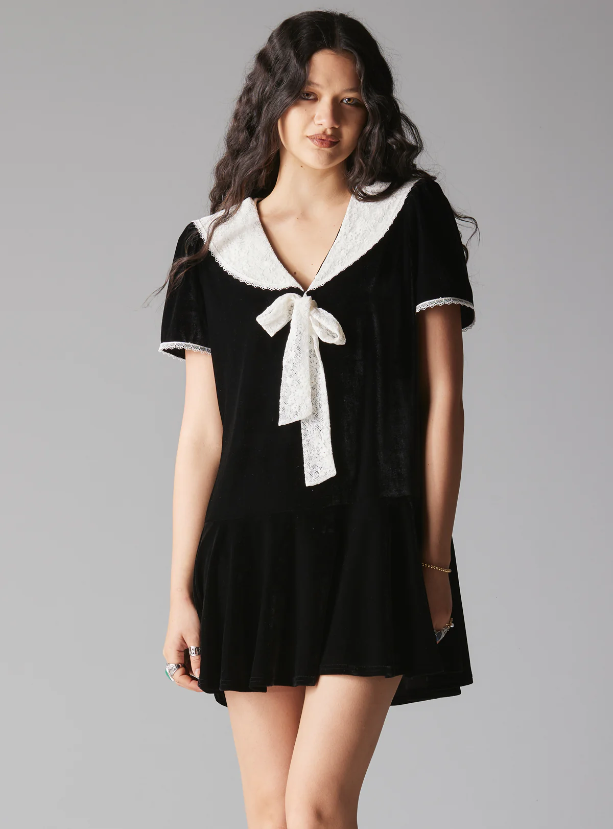 74-helm-dress-1.webp Helm Dress