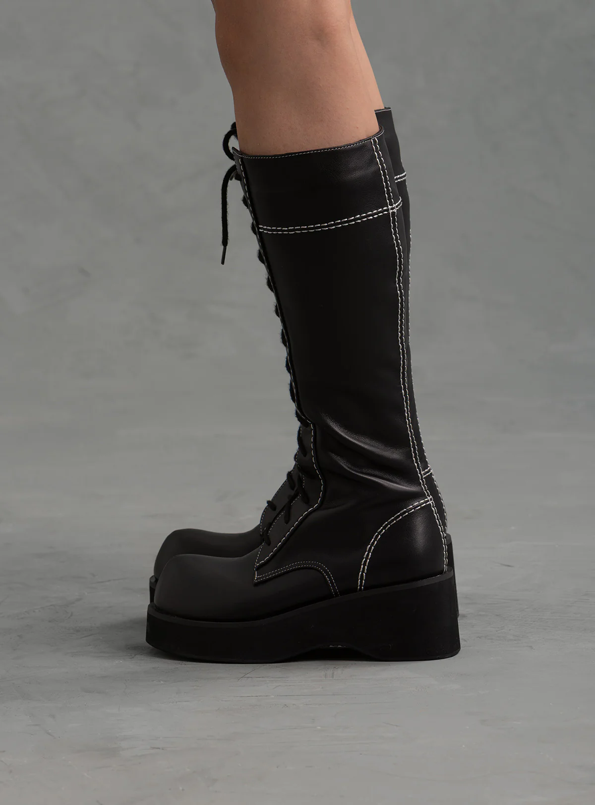 852-phalt-boots-3.webp Phalt Boots
