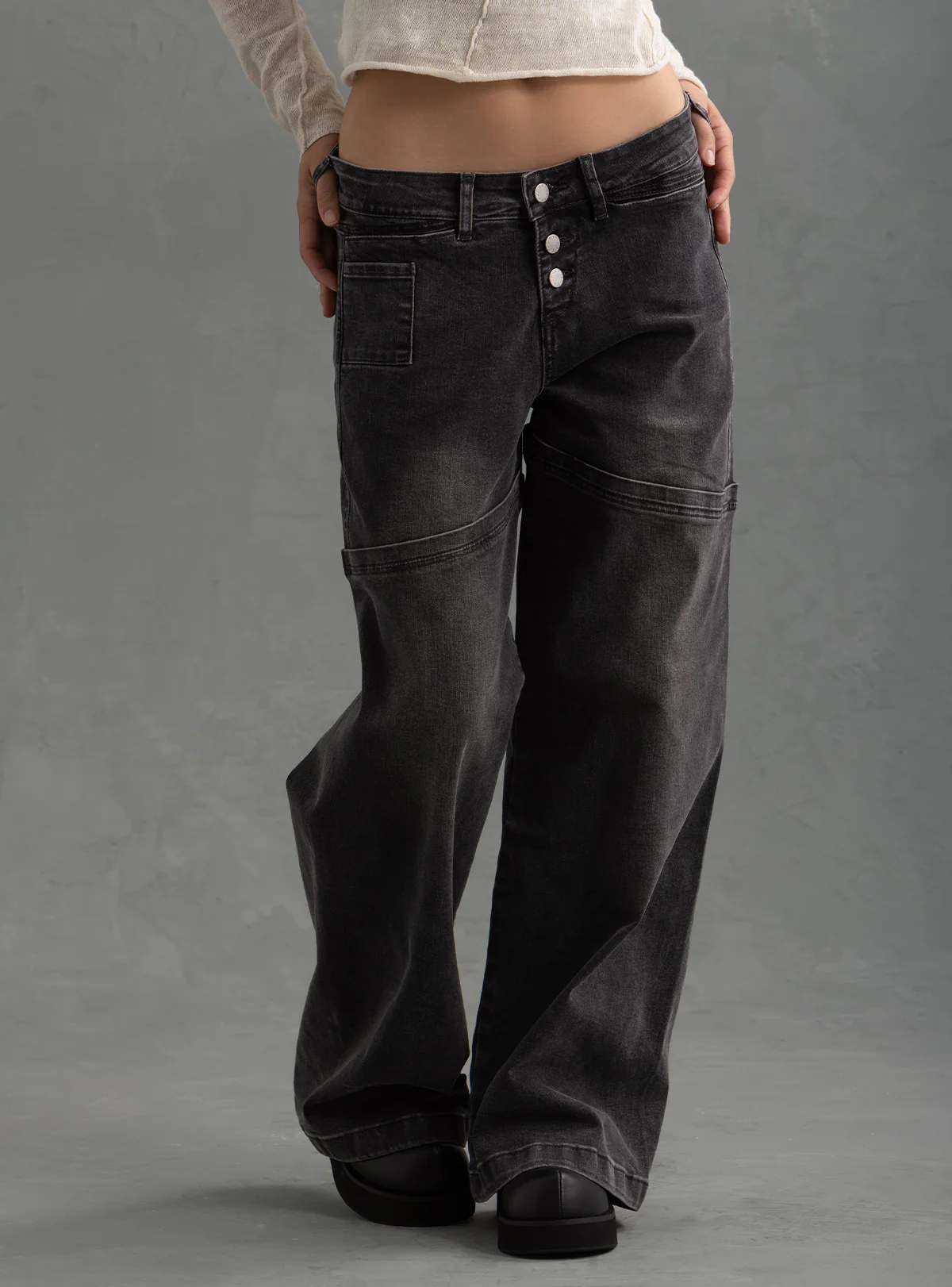 872-noid-jean-2.webp Noid Jean